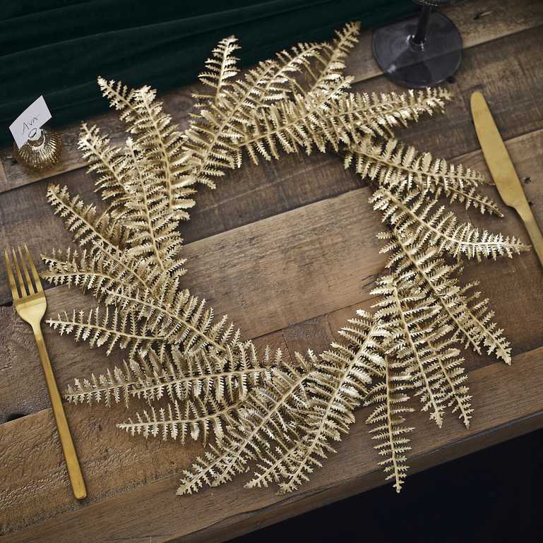 Gold Fern Christmas Wreath Table Setting Placemats Pk 4