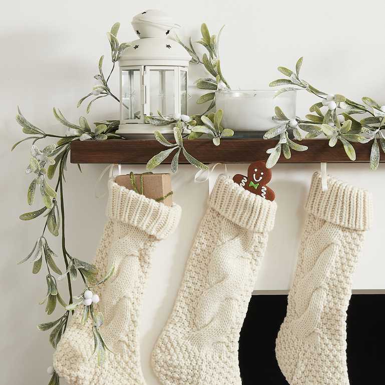 Christmas Mistletoe Artifical Foilage Mantel Garland Decoration