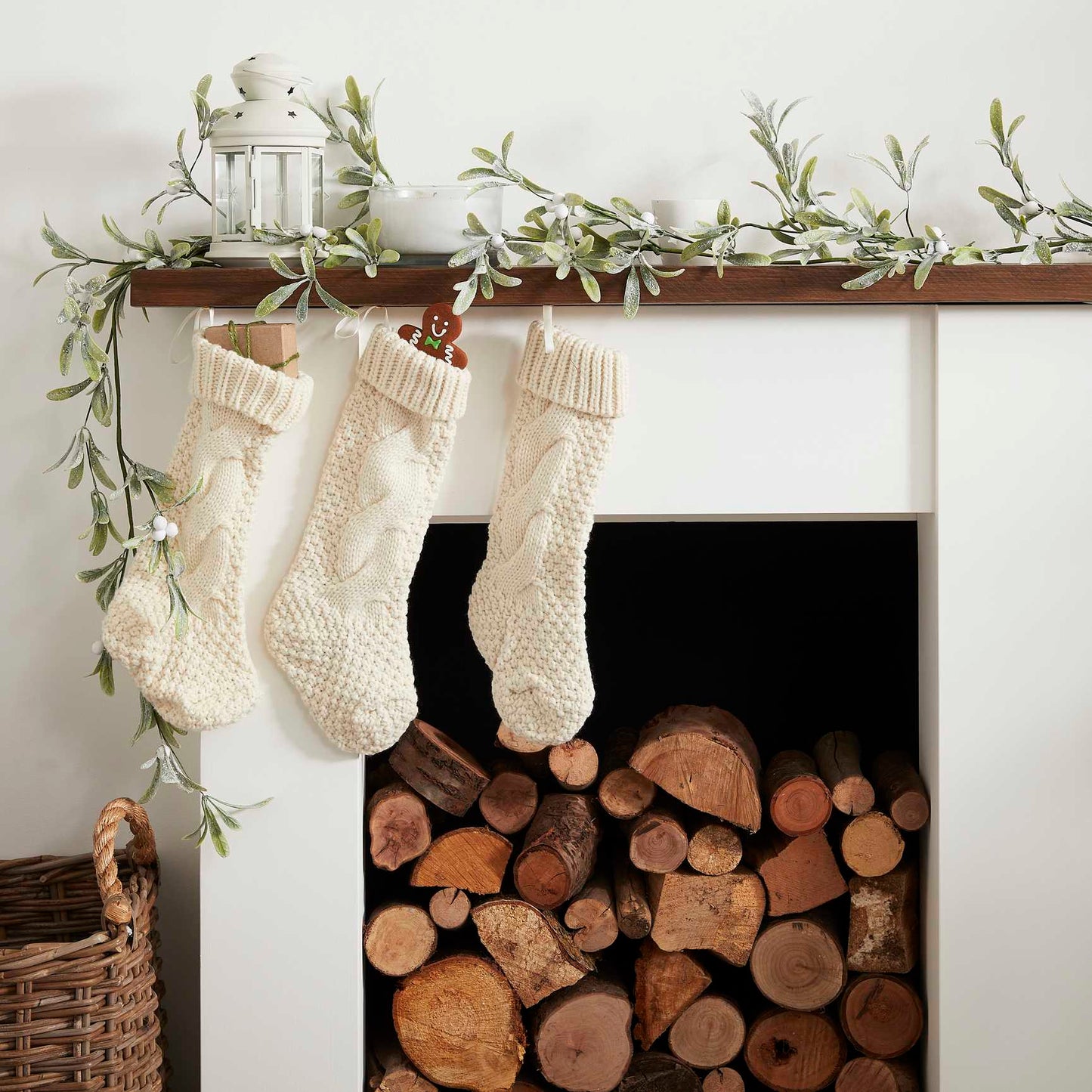 Christmas Mistletoe Artifical Foilage Mantel Garland Decoration