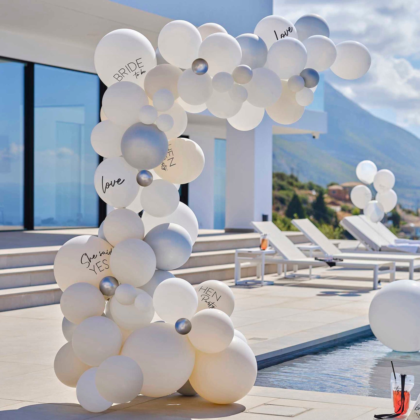 White Bride To-Be Hens Party Balloon Garland Kit