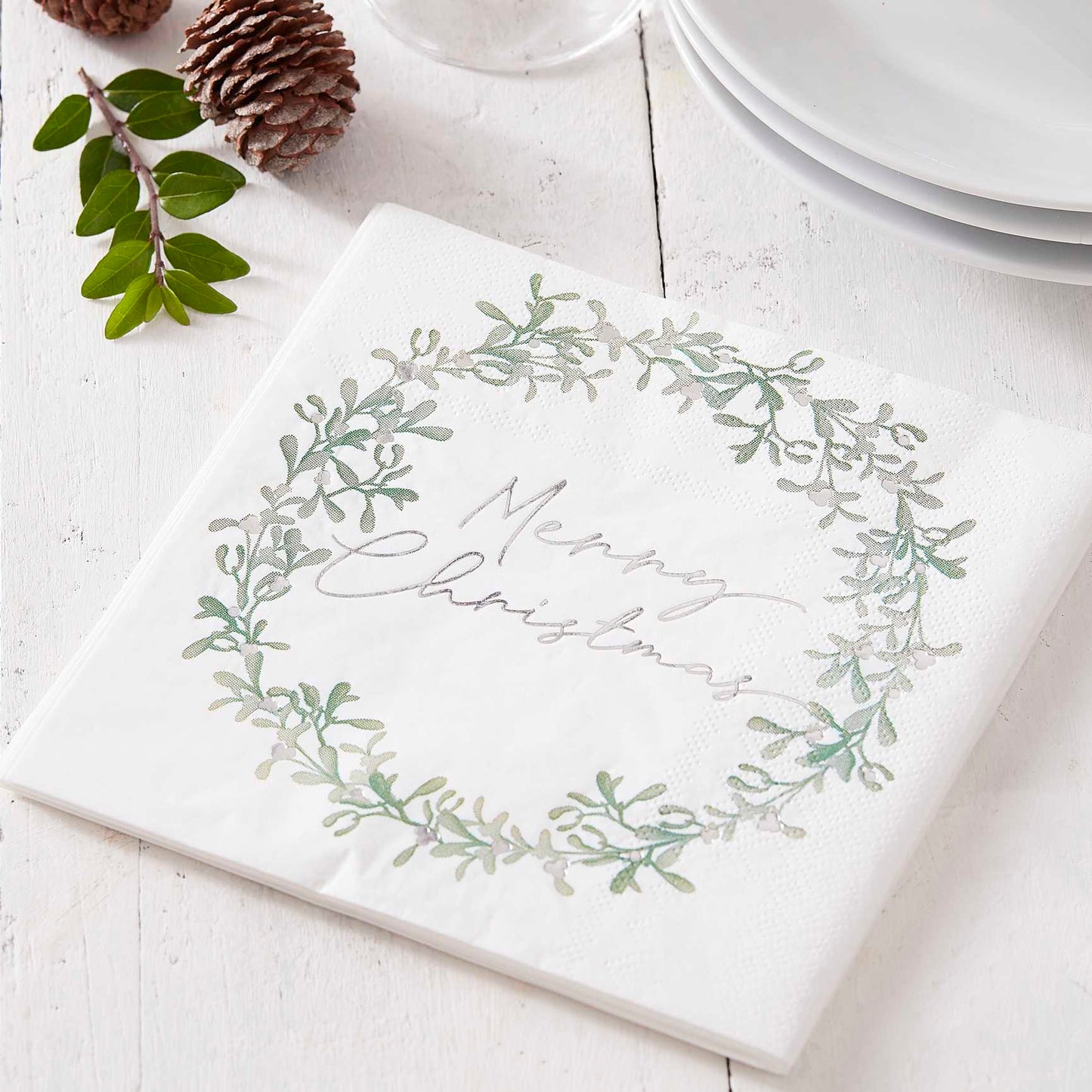 Merry Christmas Mistletoe Wreath Paper Party Napkins Serviettes