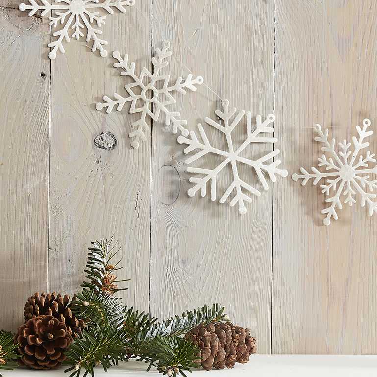 Winter Wonderland Christmas Glitter Snowflake Bunting Decoration