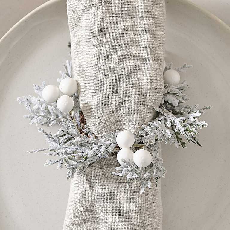 Winter Wonderland Snowy Foilage Berries Napkin RIngs Pk 4